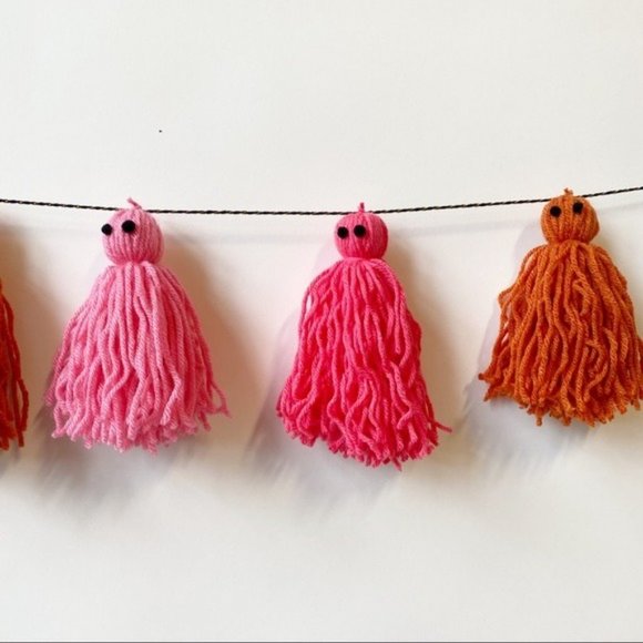 Handmade Ghost Tassel Garland Halloween Party Decoration Cute Pink Home Decor - Picture 3 of 4